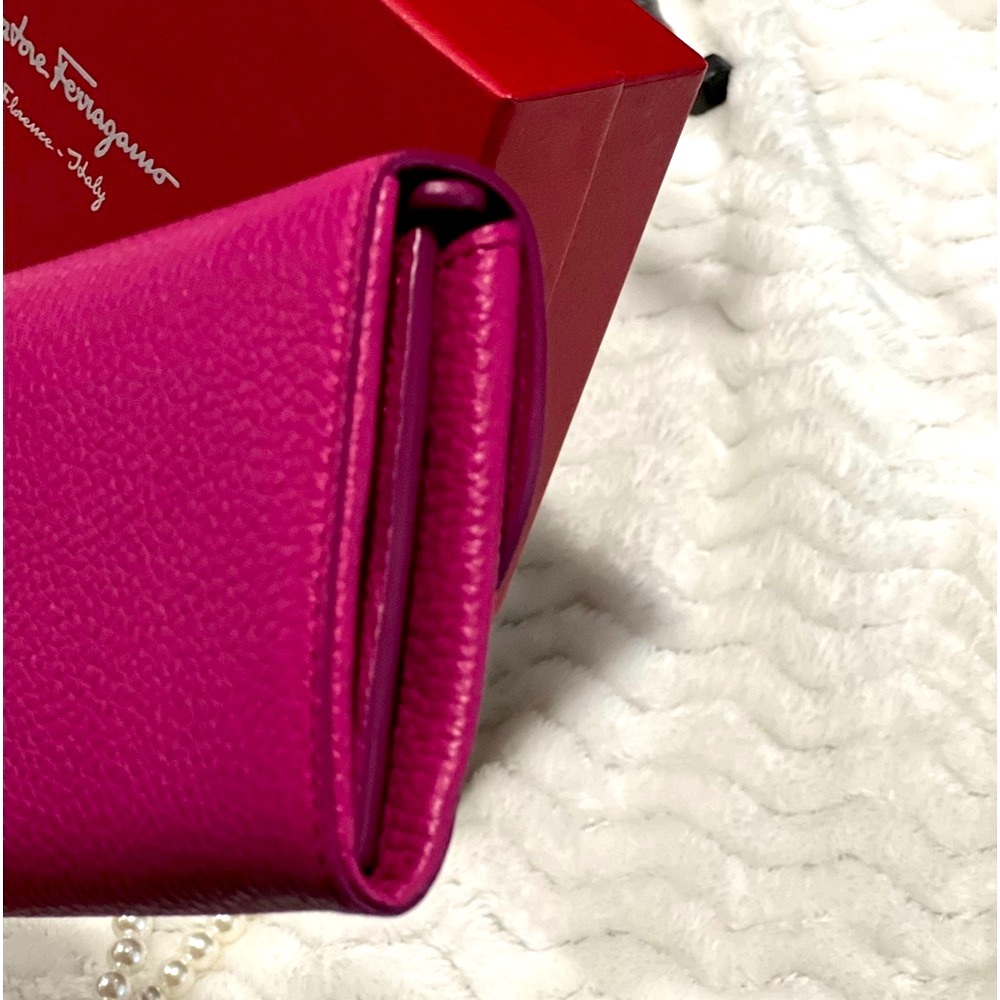 Salvatore Ferragamo long Bi-fold Wallet - Picture 8 of 16